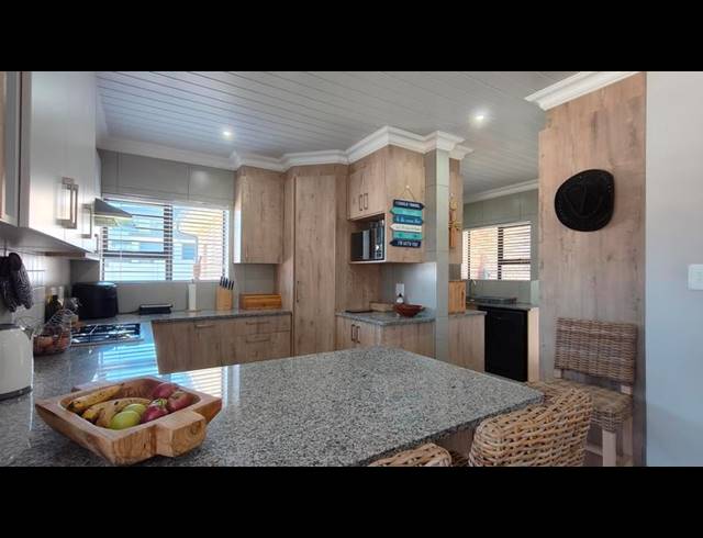 3 BEDROOM HOUSE FOR SALE IN ISLAND VIEW